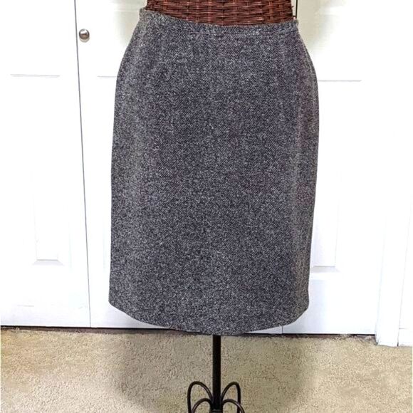 Vintage 2005 Black & White Tweed Pull On Skirt by MixIt. - Picture 3 of 14
